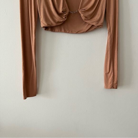 Revolve h:ours Anton Tan Crop Top - Picture 4 of 6